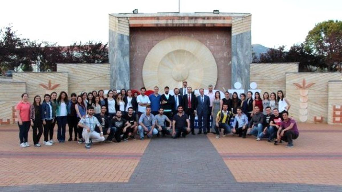 Rektör Bircan, Üniversite Folklor Topluluğunun Çalışmalarını İzledi