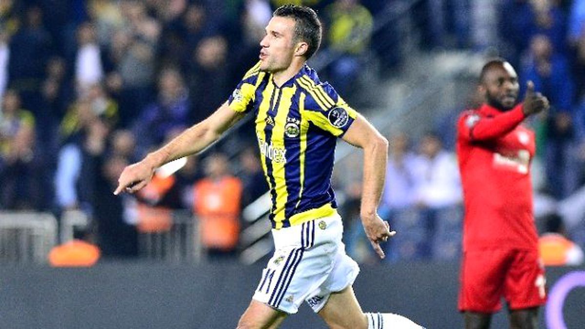 Robın Van Persıe 500. Maçında Golünü Attı