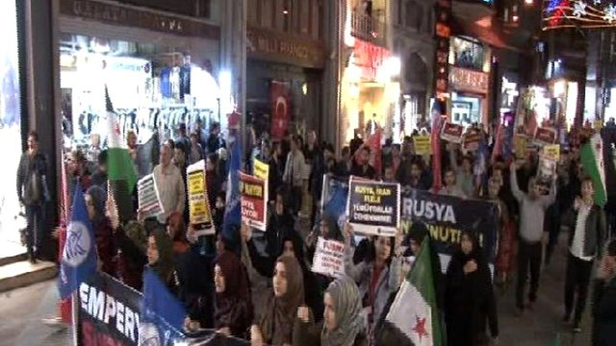 Rusya Başkonsolosluğu Önünde Suriye Eylemi