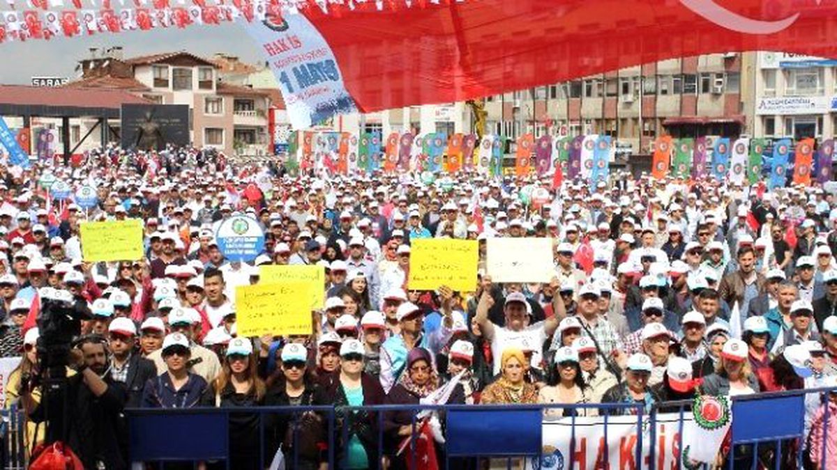 Sakarya\'da Kur\'an Eşliğinde 1 Mayıs Kutlaması