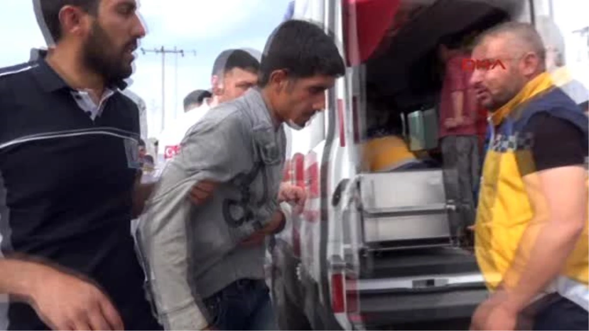 Şanlıurfa - Tahliye Kanalına Devrilen Otomobilde 2 Yaralı