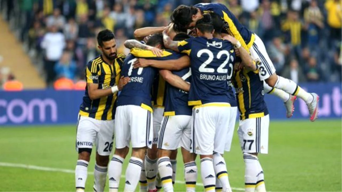 Süper Lig\'de Fenerbahçe, Gaziantepspor\'u 3-0 Yendi
