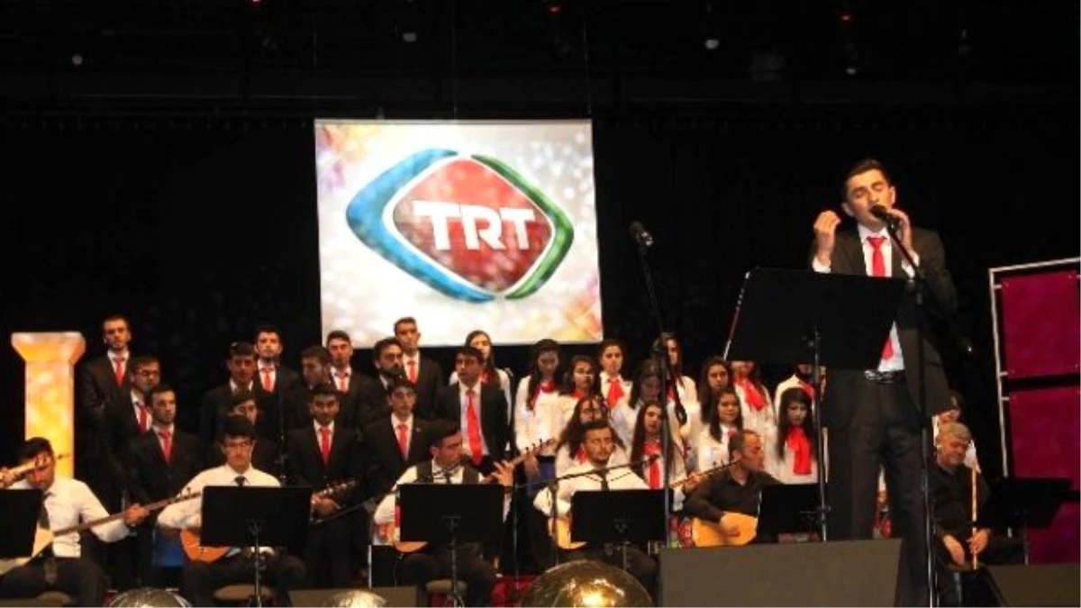 TRT Erzurum Müdürlüğü\'nün Gençlik Korosundan Konser
