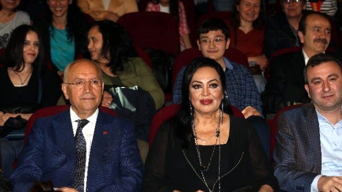 Türkan Şoray Yenimahalle Seyircisine Hayran Kaldı
