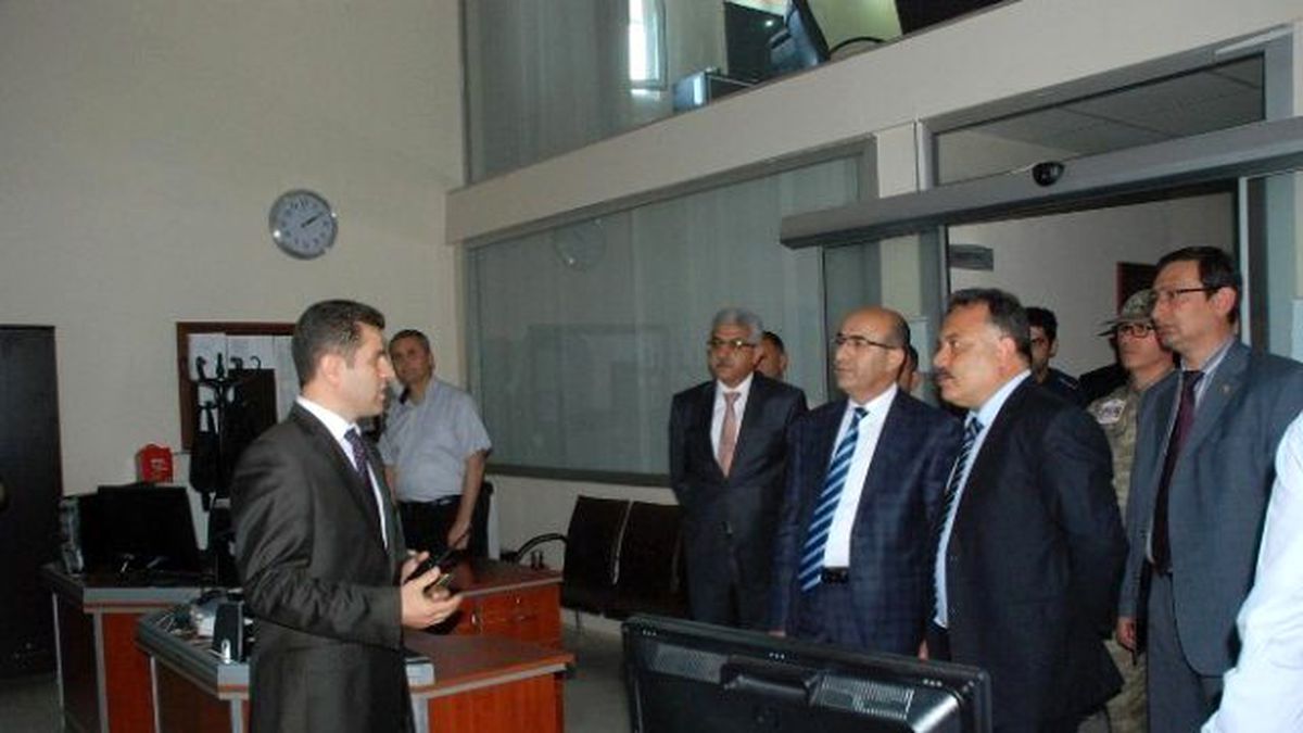 Vali Demirtaş, Mobesse Merkezini İnceledi