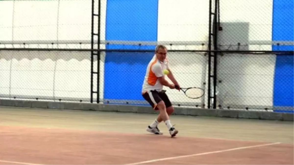 Valilik Kupası Kort Tenis Turnuvası Başladı