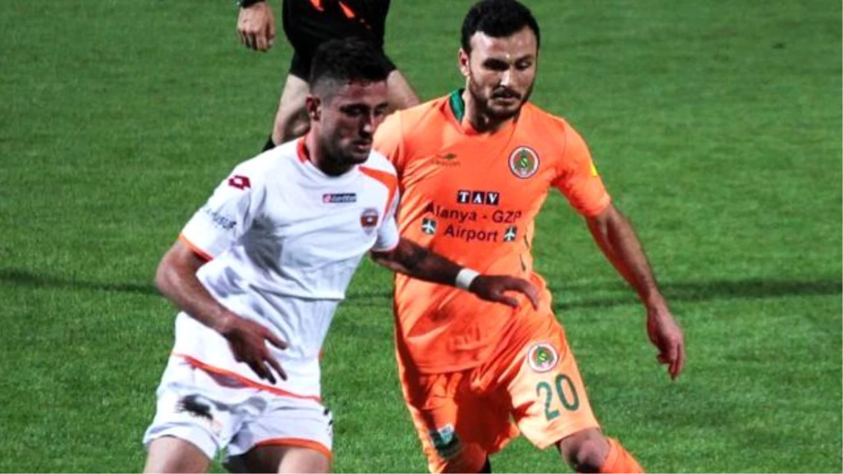 Alanyaspor, Adanaspor\'u 2-0 Yenerek Süper Lig Yolunu Açtı