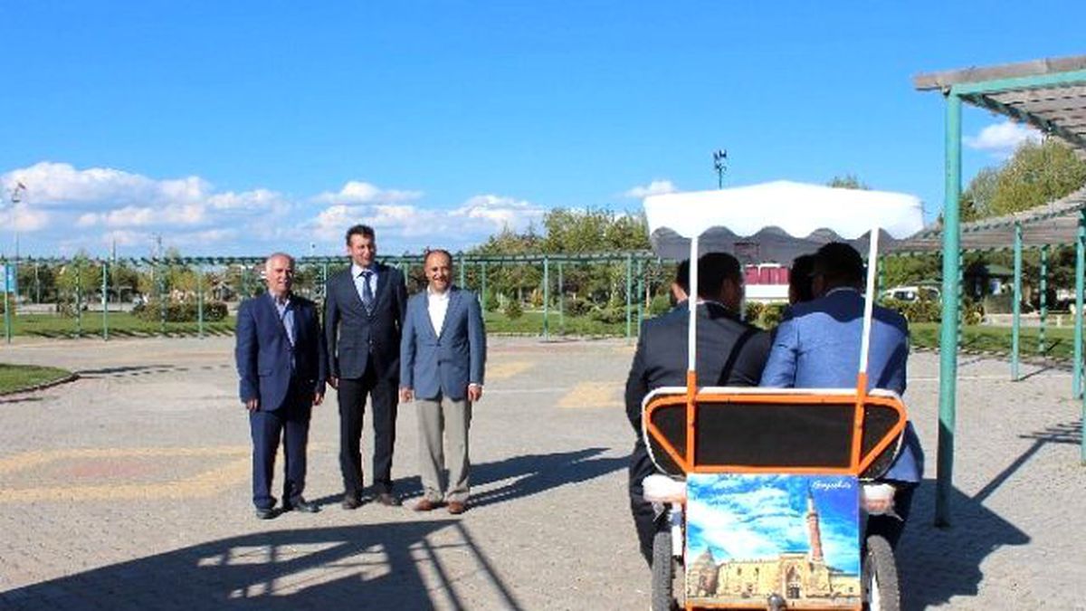 Beyşehir\'inyürüyen Tanıtım Araçları İlgi Çekiyor