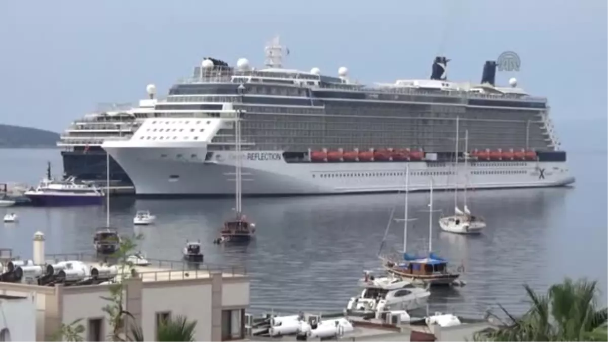 Bodrum\'a İki Kruvaziyer ile 4 Bin 943 Yolcu Geldi