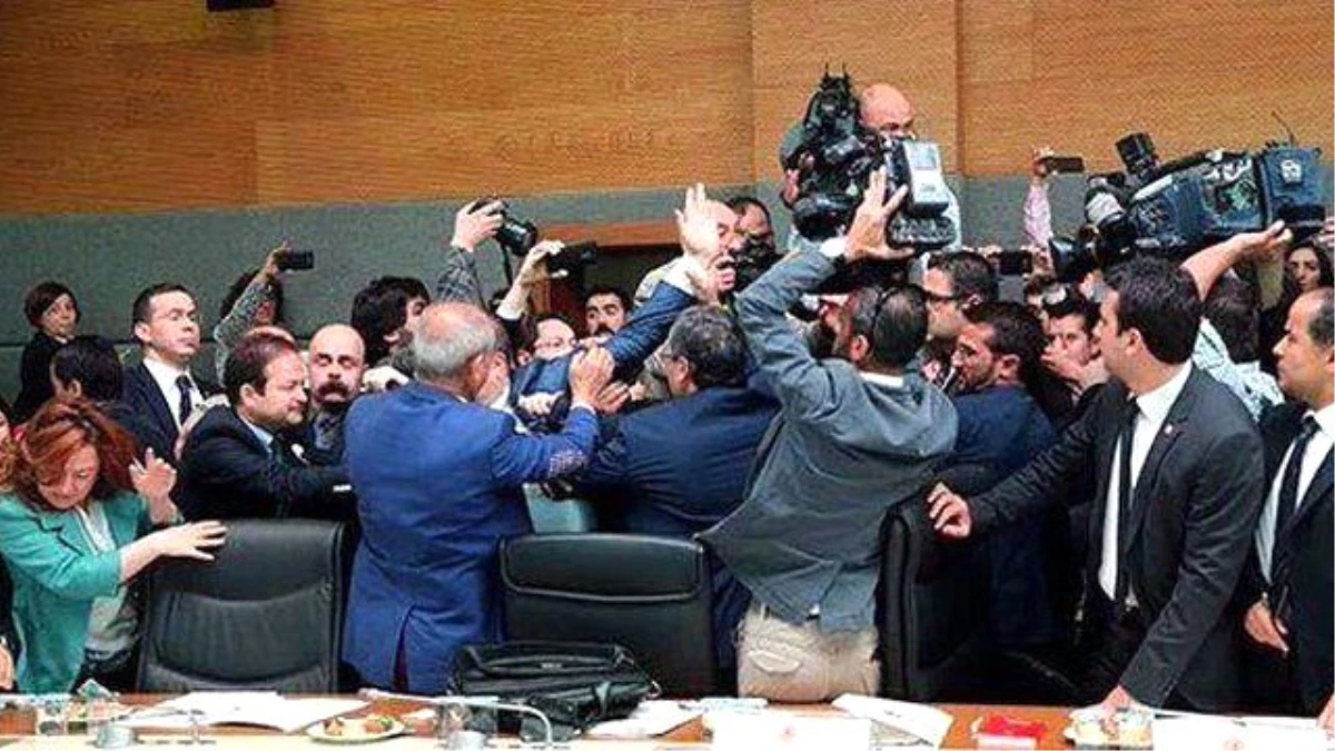 HDP\'liler Komisyonu Terk Etti, Dokunulmazlık Teklifi Kabul Edildi