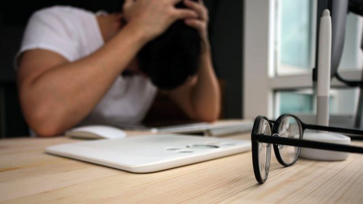 İşinin Basitliğinden Bunalan Adam Şirketine Tazminat Dava Açtı