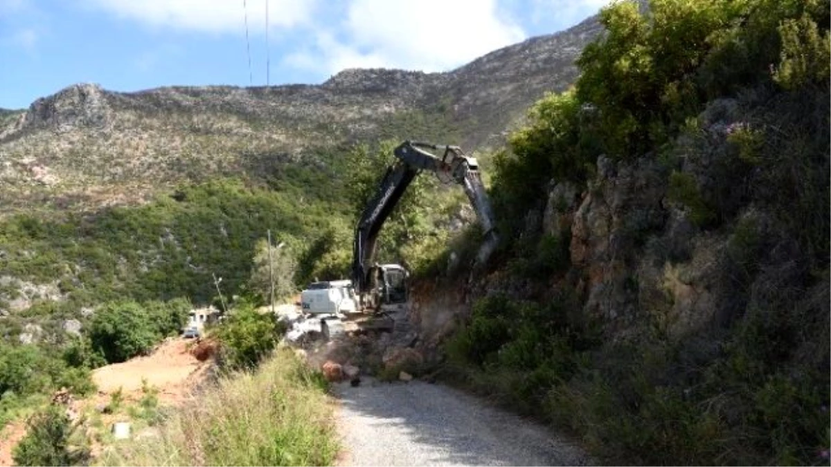 Kuzey Alanya\'da Yol Seferberliği