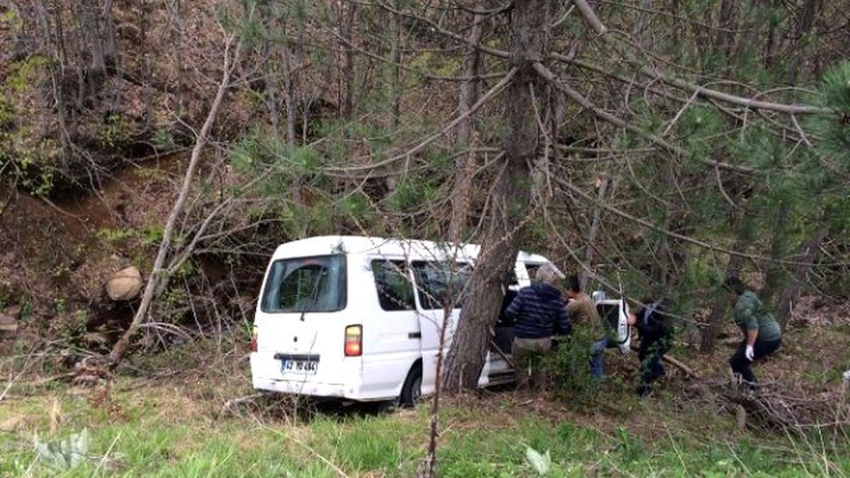 Şarampole Uçan Alkollü Sürücü Sızıp Kaldı