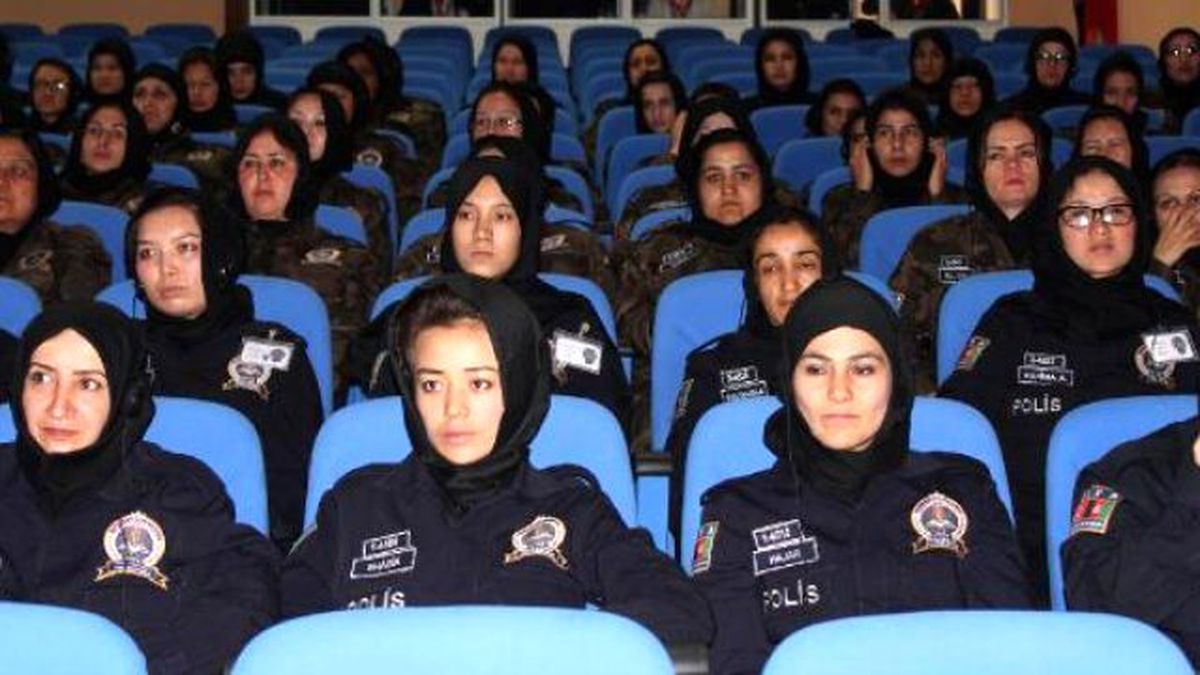Sivas\'ta 59 Afgan Kadın Polis Adayına Özel Harekat Eğitimi