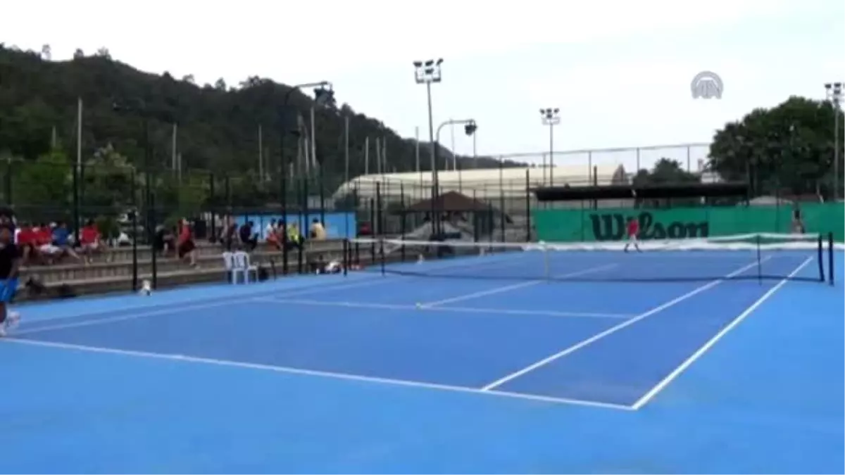 Ünilig Tenis Final Müsabakaları Başladı