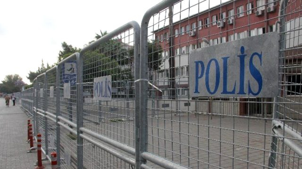 Adana Emniyetine Bombalı Saldırı Önlemi