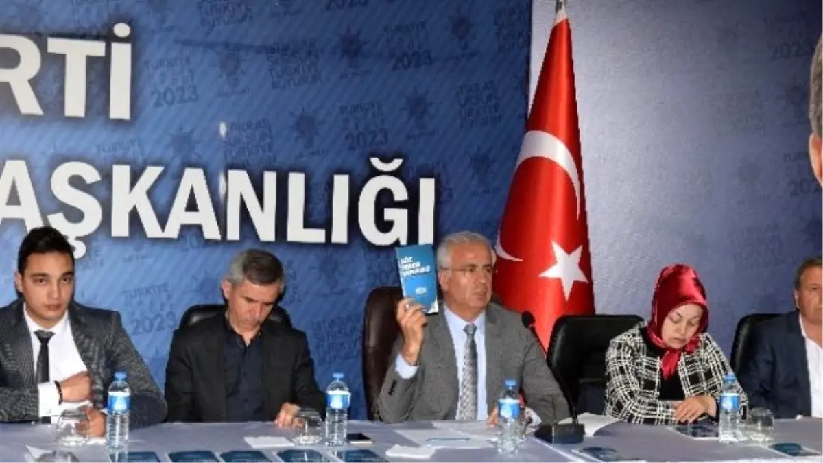 AK Parti İl Başkanı Akçay\'dan Değerlendirme Toplantısı