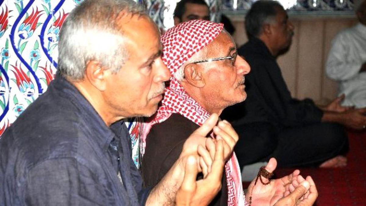 Akçakaleliler Halep İçin Sabah Namazında Duaya Durdu