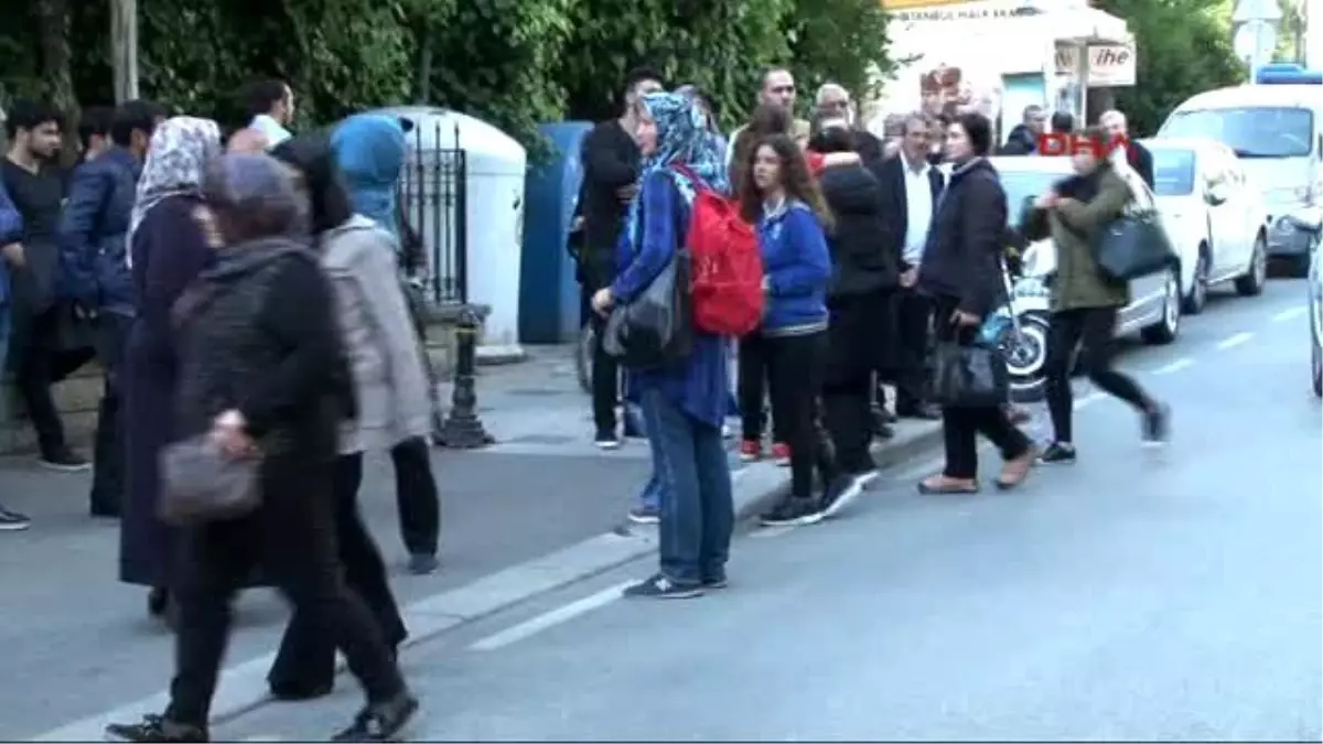 Bağdat Caddesi\'nde Bıçaklanarak Öldürülen Genç Son Yolculuğuna Uğurlandı