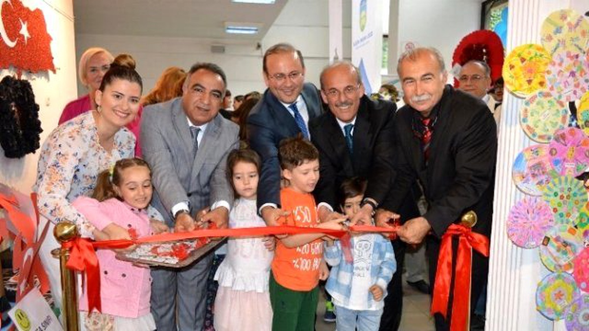 Başak Montessori Çocuk Akademisi\'nin Yılsonu Sergisi Beğenildi