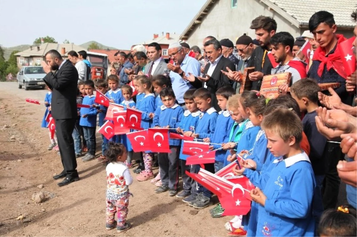 Başkan Tutal\'tan Asker Adaylarına Anlamlı Hediye