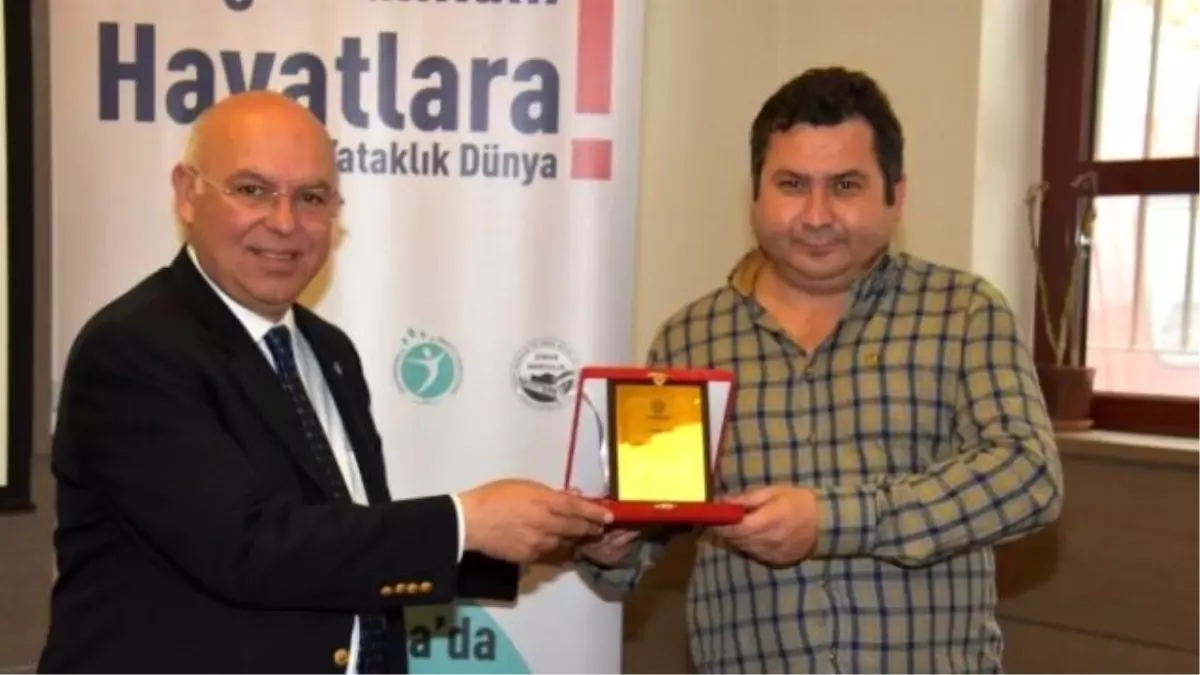 Bir Yataklık Dünya" Projesine Destek Verenlere Plaket Verildi