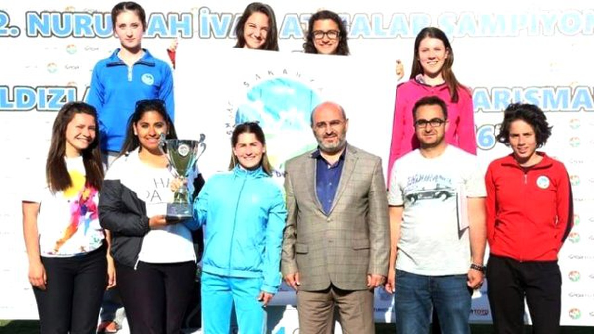 Büyükşehir Atletizm Takımı İzmir\'de Kürsüye Çıktı