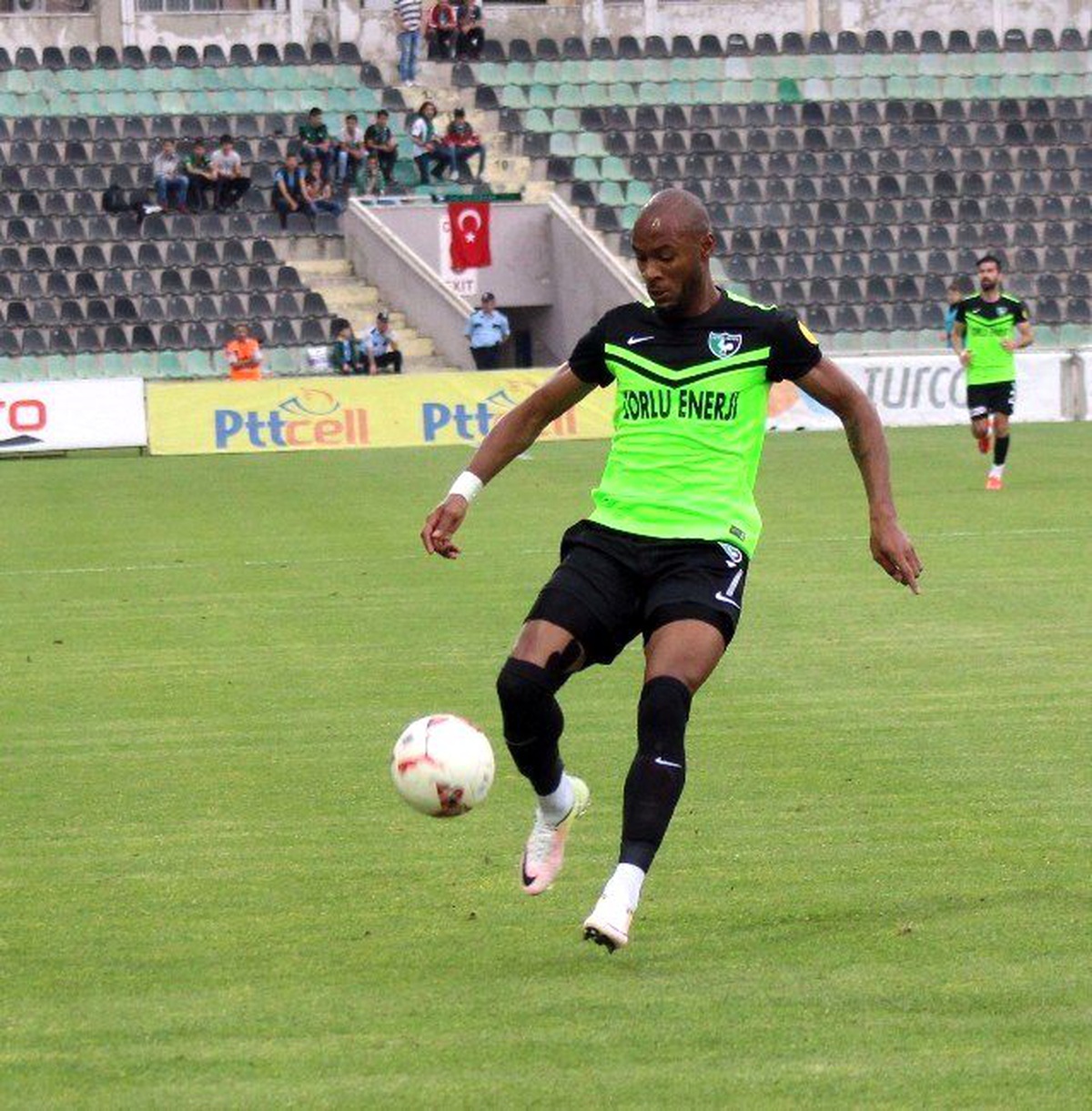 Denizlispor\'da Leodrinho, Gol Krallığına Oynuyor