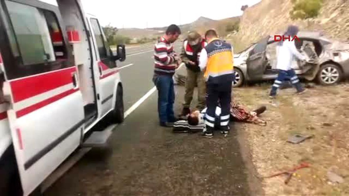 Elazığ\'da Trafik Kazası: 3 Yaralı