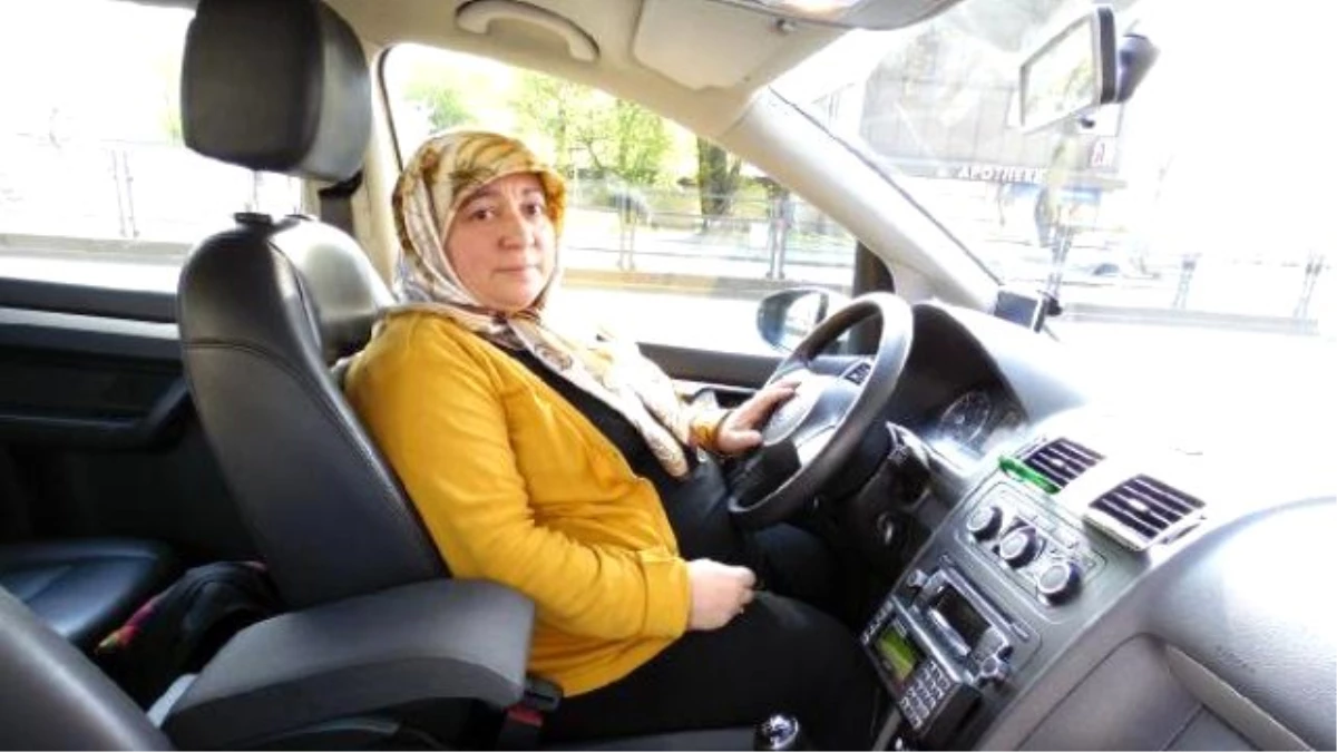 Kızı İçin Almanya\'da Taksici oldu, Adını "Ayşe Taksi" Koydular