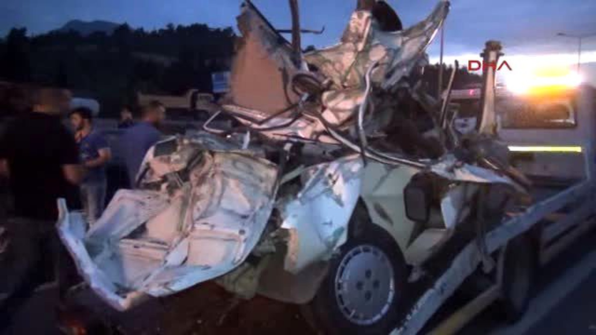 Zincirleme Trafik Kazası: 1\'i Ağır 4 Yaralı