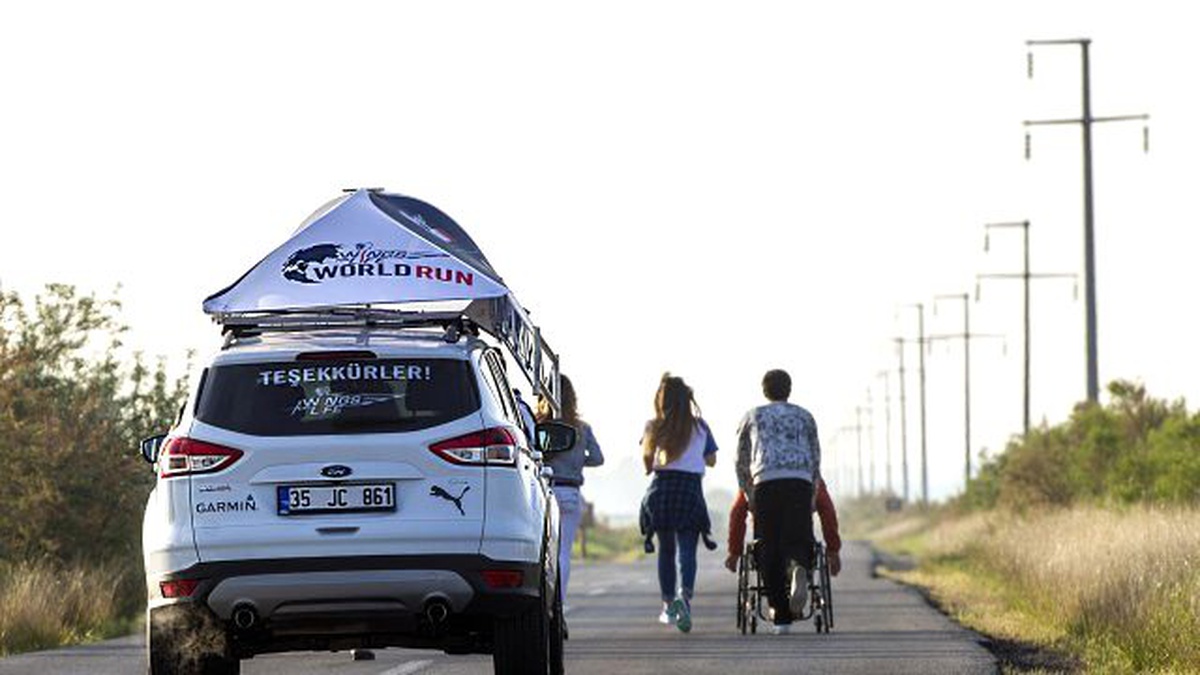 İzmir Koşamayanlar için koşuyor, Ford Kuga yakalıyor