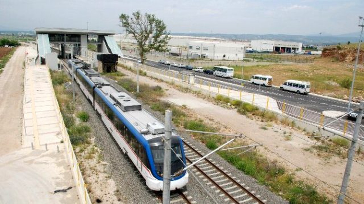 Metropol Şehrinde Vatandaşın Bir Kilometrelik Ulaşım Çilesi