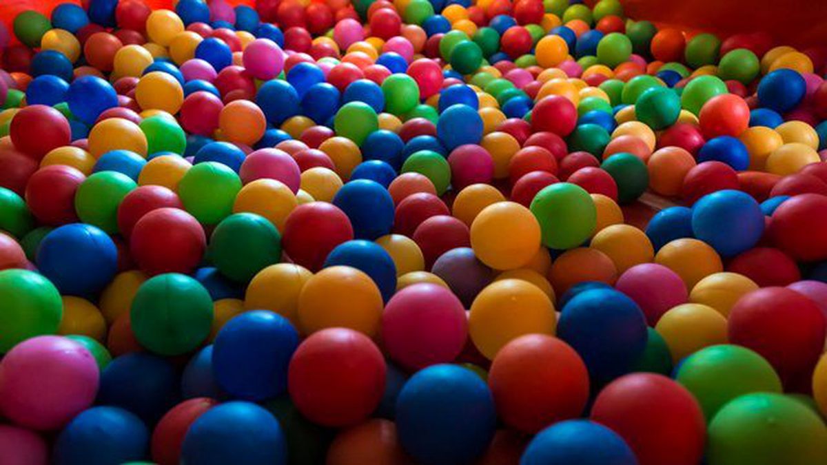 Oyun Havuzunda Cinsel Yolla Kendini Tatmin Etti