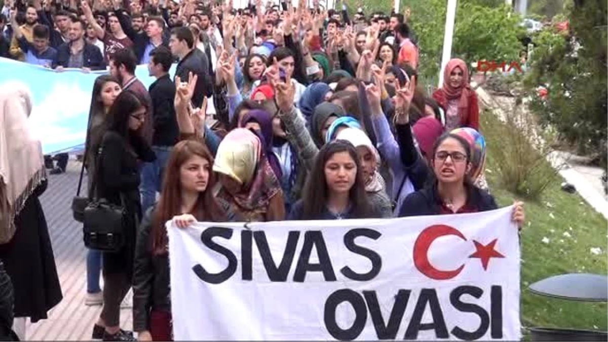 Sivas\'ta 3 Mayıs Türkçülük Günü Yürüyüşü