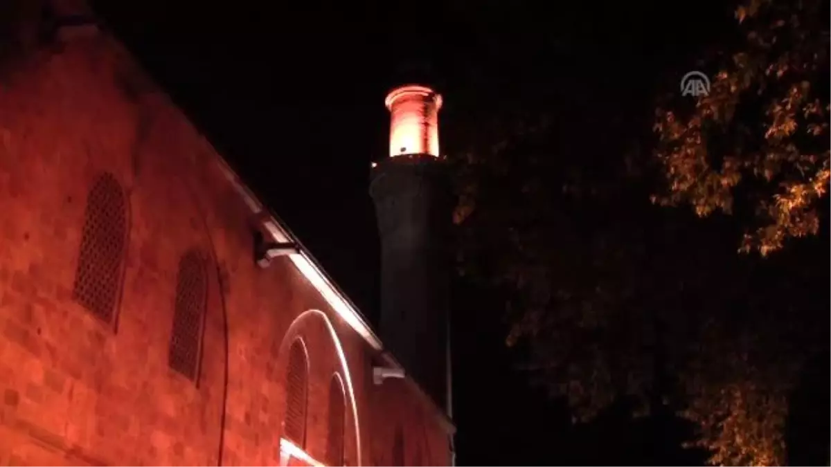 Tarihi Ulu Cami\'de Miraç Kandili İdrak Edildi