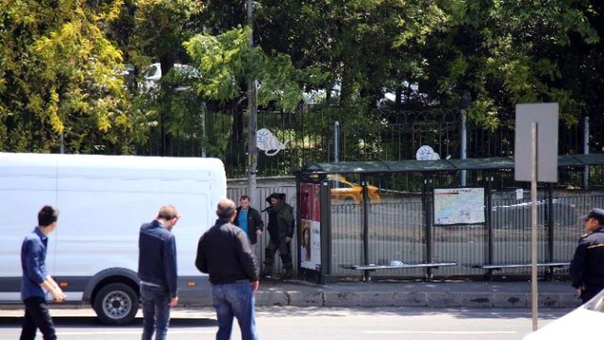 Yıldız Teknik Üniversitesi Önünde Şüpheli Çanta Paniği