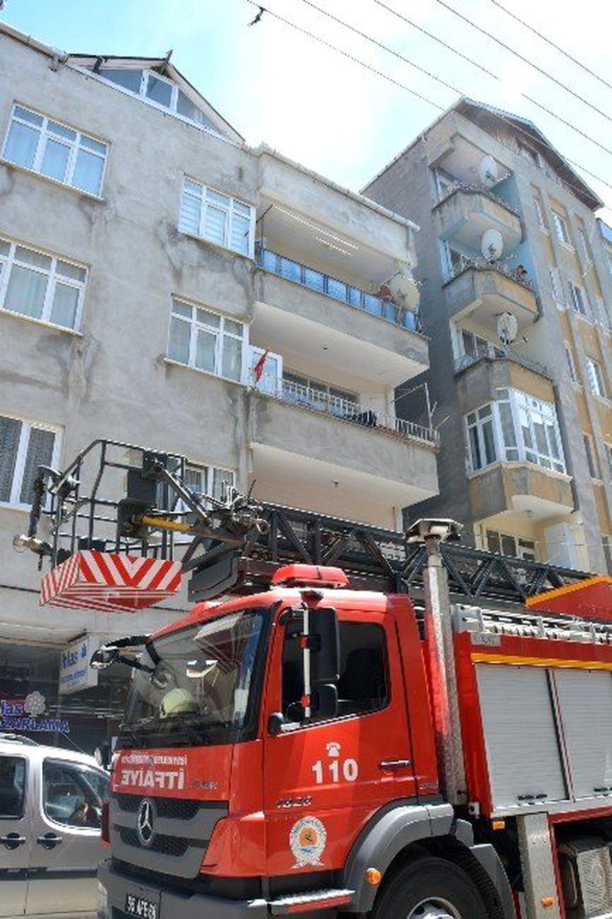 Bacadan Çıkan Duman İtfaiyeyi Alarma Geçirdi