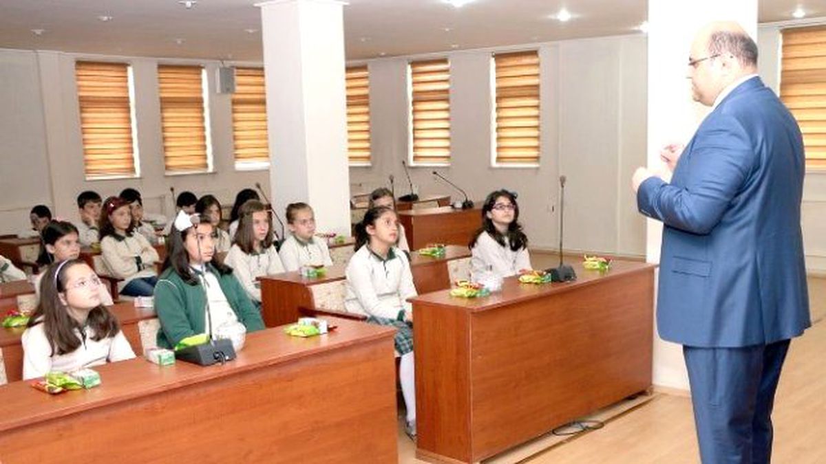 Başkan Orhan, Öğrencilere Belediyecilik Dersi Verdi