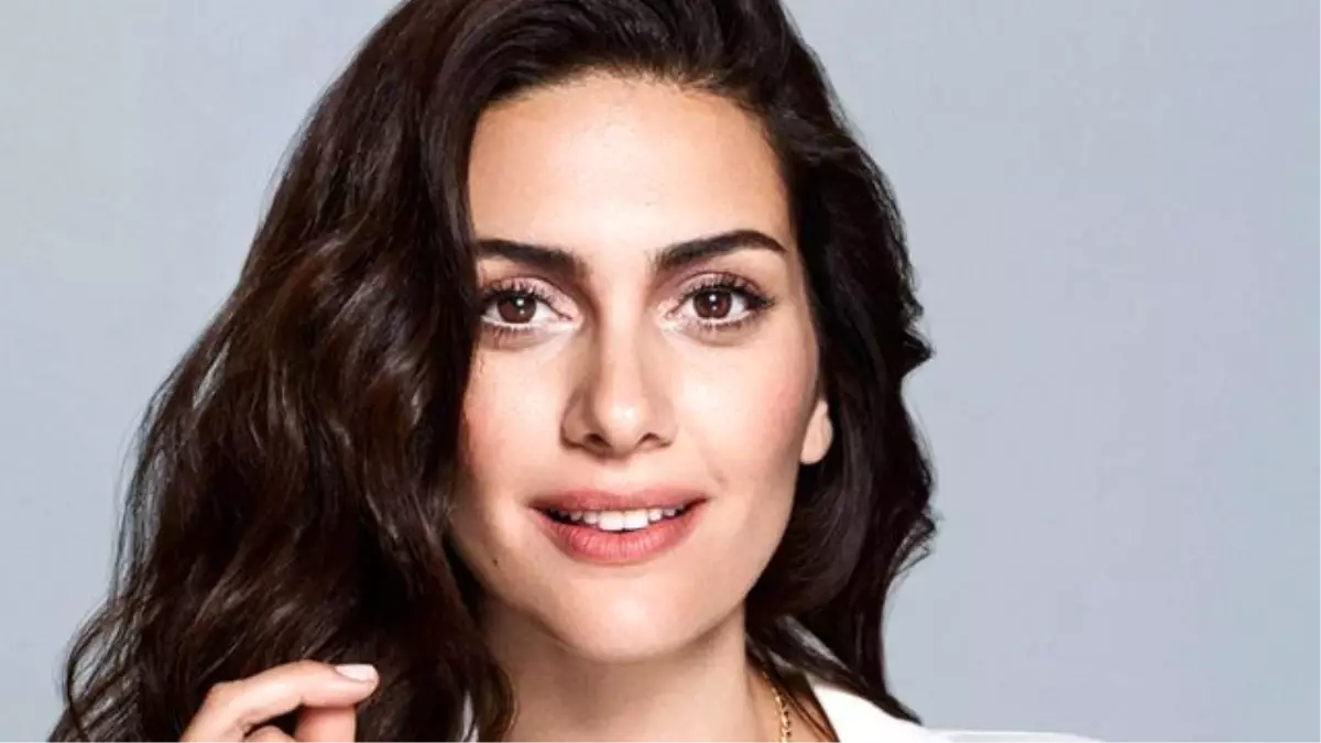 Bergüzar Korel\'in Makyajsız Hali Hayal Kırıklığına Uğrattı