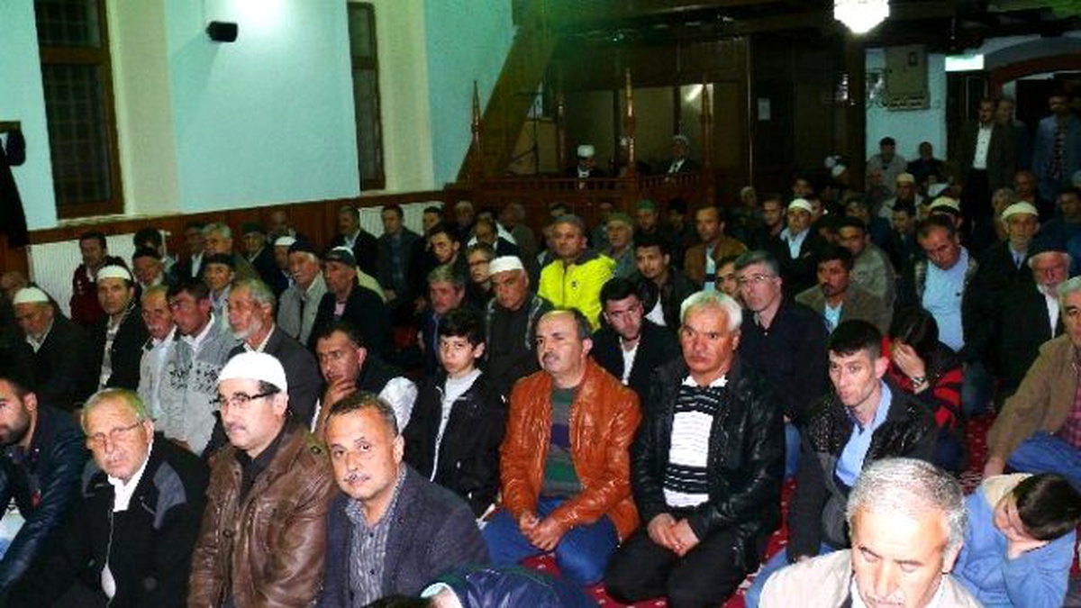 Bilecik\'te Miraç Kandili Camilerde Dualarla Kutlandı