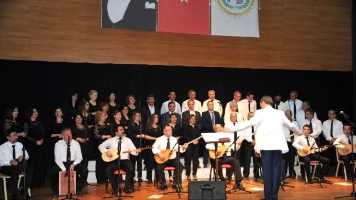 Bozüyük\'te Türk Halk Müziği Korosu Konseri