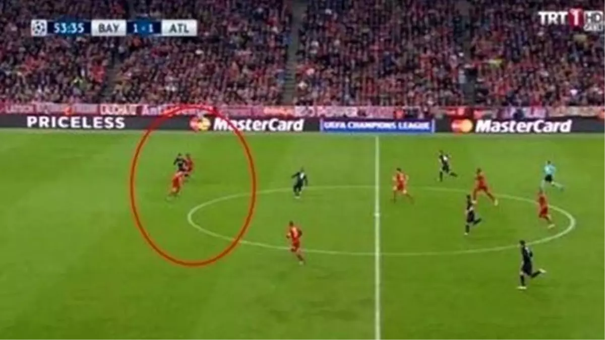 Cüneyt Çakır\'ın Kararı Tartışma Konusu Oldu