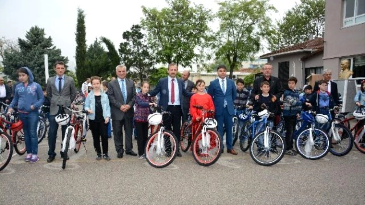 İzmit Belediyesi Bisiklet Dağıtımları Devam Ediyor