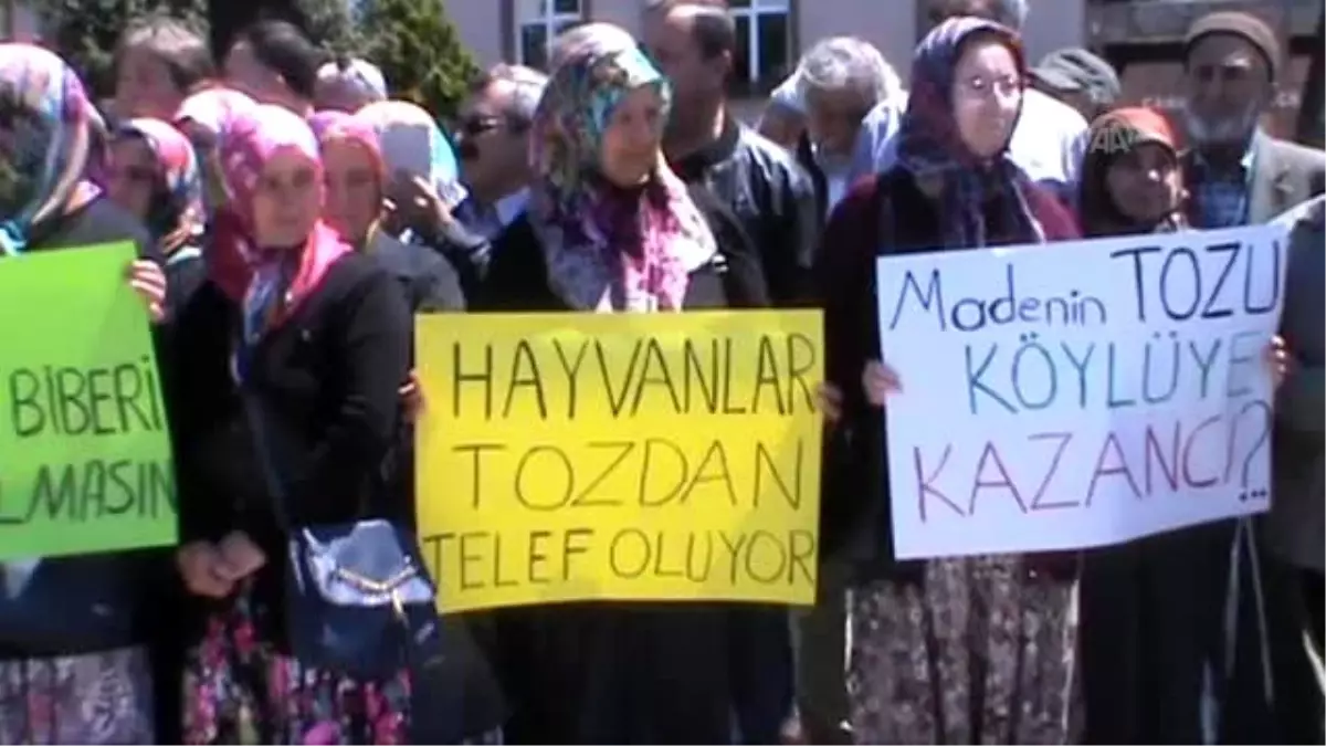 Köylü Kadınlardan Yol Tepkisi