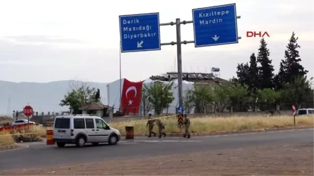 Mardin - Derik\'te Jandarma Karakoluna Bomba Yüklü Araçla Saldırı 1 Şehit, 10 Yaralı