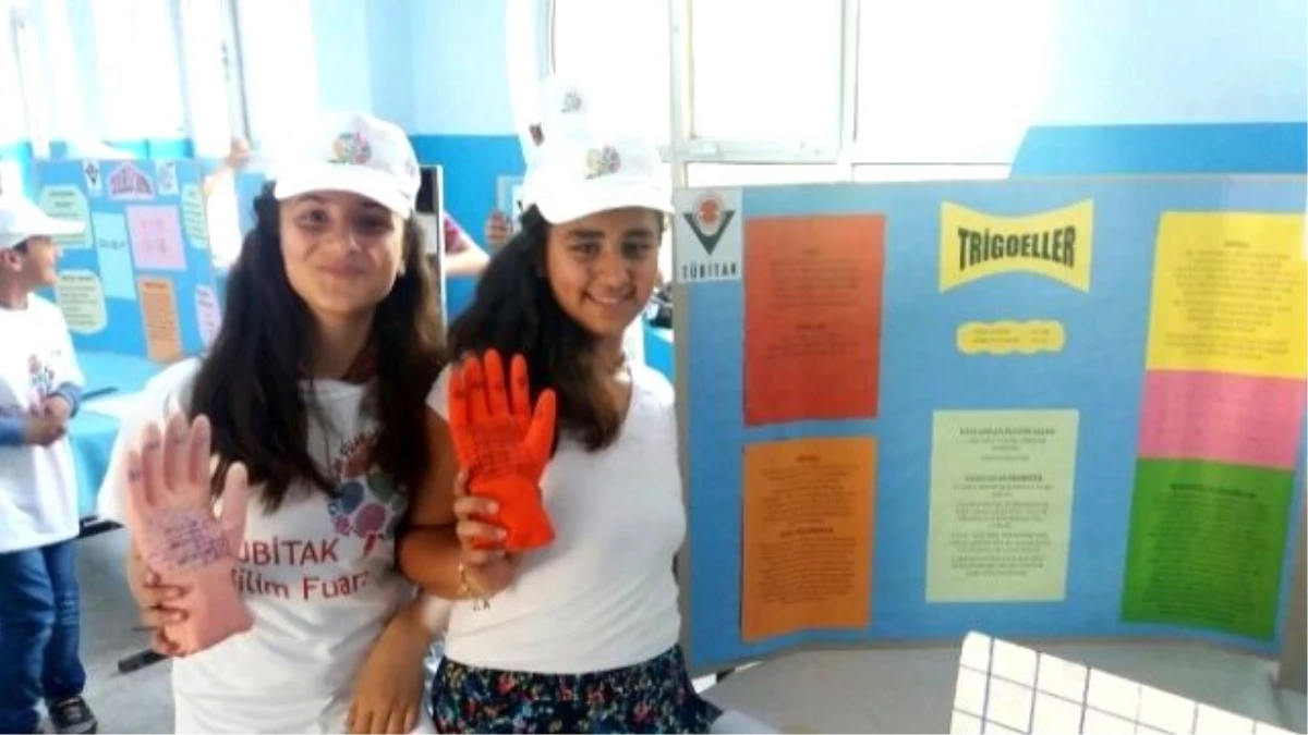 Öğrenciler Projelerini Bilim Fuarında Sergiledi