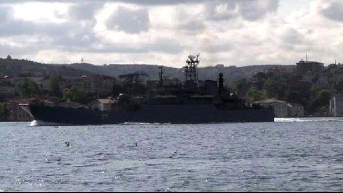Rus Savaş Gemisi Boğaz\'dan Geçti