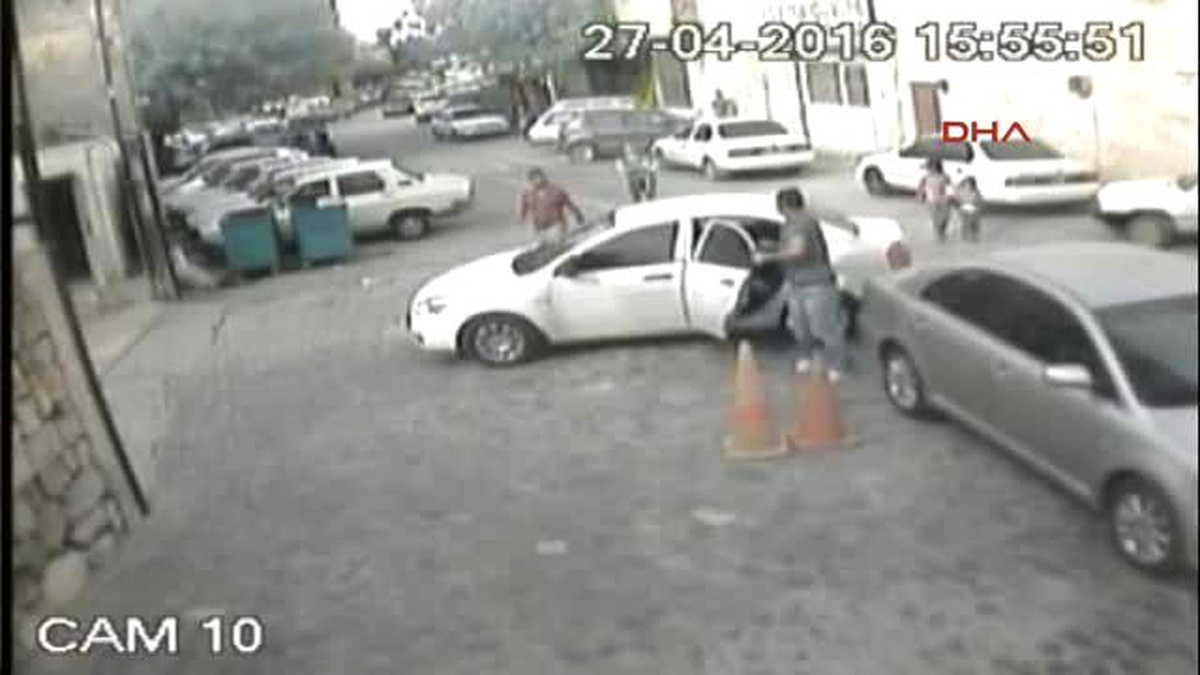 Şanlıurfa?da Silahlı Kavga Güvenlik Kameralara Yansıdı