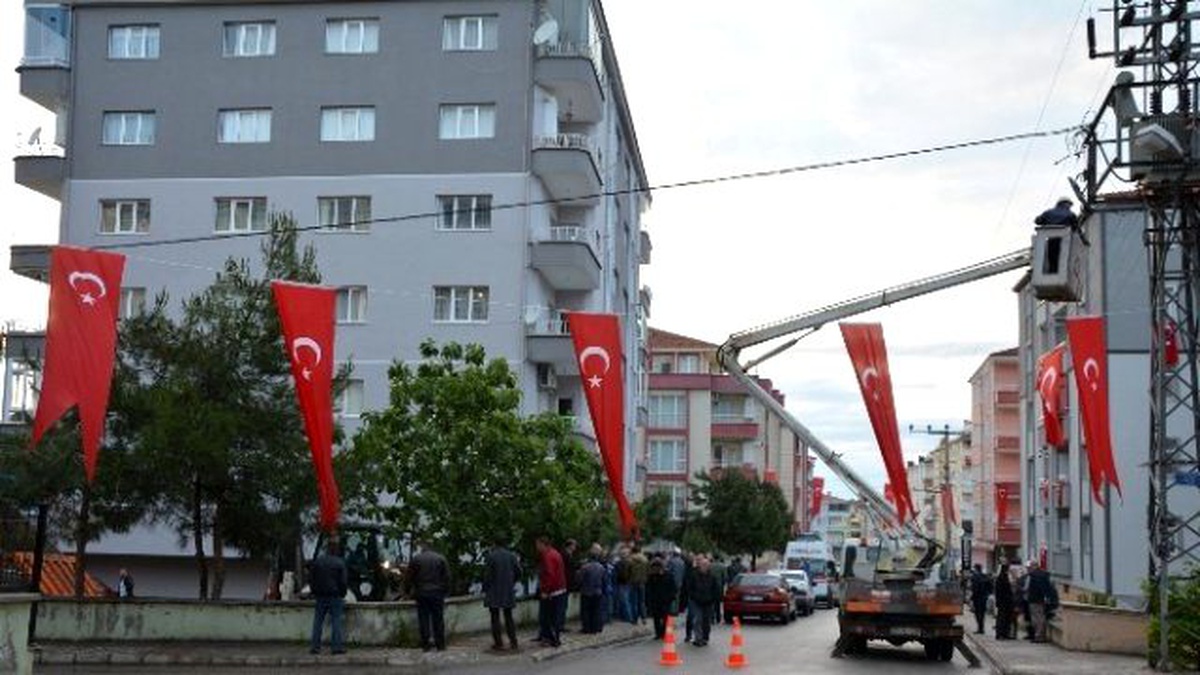 Şehidin Sokağı Bayraklarla Donatıldı